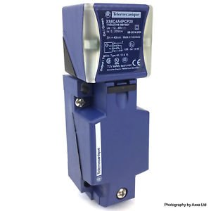 Индуктивен датчик XS8C4A1PCG13 12~48VDC